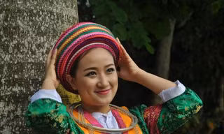 Chiếc khăn xếp của phụ nữ Mông trắng tỉnh Hà Giang. Ảnh: LangvietOnline