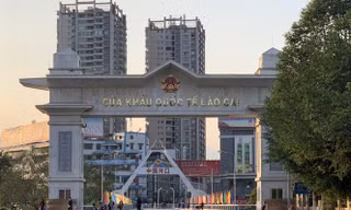Đoàn khách Việt đi xe máy sang Trung Quốc du lịch 14 ngày