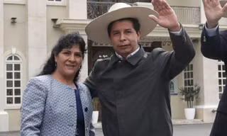 Tổng thống Pedro Castillo và đệ nhất phu nhân Lilia Paredes. | Nguồn: Editora Peru