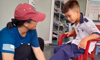 Cửa hàng đặc biệt ở khu nhà giàu TP.HCM, người nghèo vào mua liên tục