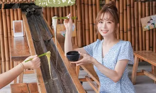 Giới trẻ Đài Loan thích thú với món mì 'lạc trôi'