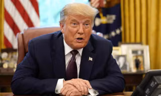 Tổng thống Donald Trump đã thách thức ông Joe Biden và bà Hillary Clinton xét nghiệm ma túy trước khi lên sân khấu. Ảnh: AP.