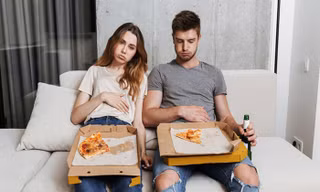 Vừa ăn no tuyệt đối không làm những việc này kẻo tổn thương dạ dày, mắc nhiều bệnh nguy hiểm