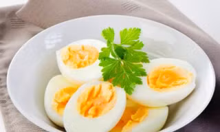 Món ăn đơn giản như trứng luộc mà cũng có thể chế biến sai cách gây ngộ độc cho người ăn