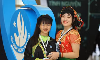 37 tác phẩm lọt vào vòng chung kết cuộc thi 'Lắng nghe con nói'