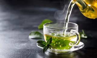 Trà xanh rất tốt nhưng những người này tránh cho xa kẻo tự hại thân