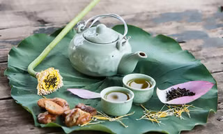 Những người không được uống nước lá sen kẻo ‘tự hại chính mình’