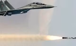 Ấn Độ phóng tên lửa hành trình BrahMos từ máy bay Su30-MKI 