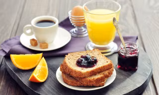 Các cặp đôi thực phẩm ‘đại kỵ’ trong bữa sáng, đừng ăn kẻo phá hỏng dạ dày