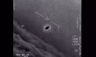 Cư dân Mỹ bất ngờ quay được cảnh UFO 'nhảy múa' trên bầu trời đêm