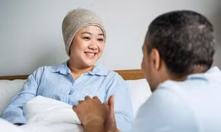 Những loại bệnh ung thư nguy hiểm 'cực dễ lây' giữa hai vợ chồng