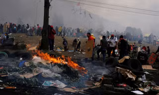 Biểu tình kéo dài trên khắp Ecuador. Ảnh: Reuters
