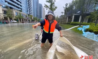 Công tác sơ tán cứu hộ đang được khẩn cấp tiến hành. Ảnh: China News