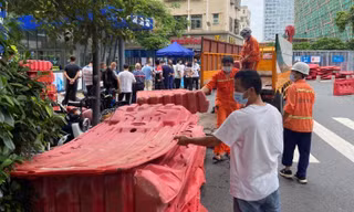 Trung Quốc đóng cửa thị trường điện tử lớn nhất thế giới tại Thâm Quyến 