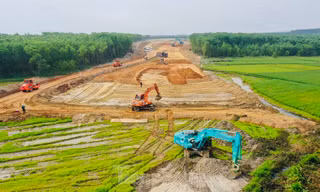 Cao tốc Bắc - Nam vướng cấp phép mỏ vật liệu