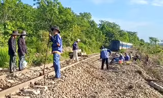 Đường sắt Bắc – Nam thông trở lại sau tai nạn tàu khách SE2 trật bánh