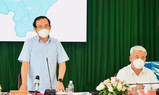 Bí thư Thành ủy TPHCM Nguyễn Văn Nên phát biểu trong buổi làm việc với quận 7 về phòng chống dịch Covid-19. Ảnh: VIỆT DŨNG.