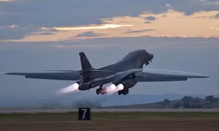 Mỹ tìm cách kéo dài thời gian phục vụ của 'pháo đài ném bom' B-1B