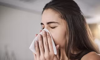 Nhịn hắt hơi có thể gây ra những hậu quả nghiêm trọng nào?