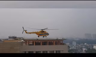 Trực thăng thử hạ cánh trên nóc bệnh viện 175