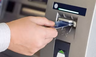 Lật tẩy chiêu trò tinh vi đánh cắp thông tin thẻ ATM