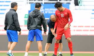 Ông Park rèn kỹ năng kèm tiền đạo đối thủ