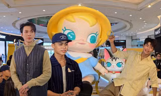 Anh Tú Atus, MONO, Quốc Anh rủ nhau xem triển lãm Art toy đầu tiên tại Việt Nam