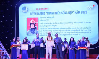 Đại úy Công an cứu sống bốn nạn nhân đuối nước được tuyên dương 'Thanh niên sống đẹp'