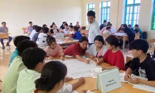Thầy giáo vùng cao và hành trình 'gieo chữ' giữa đại ngàn Điện Biên