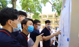 Thí sinh tham dự kỳ thi tốt nghiệp THPT 2021. Ảnh: DƯƠNG TRIỀU