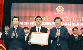 Vinh danh những học sinh đoạt giải Olympic và Khoa học kỹ thuật quốc tế