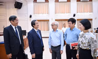 Mức lương thấp khiến giáo viên muốn bỏ nghề