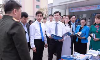 Triển lãm ‘Sinh viên Thái Nguyên với Biển đảo Tổ quốc’