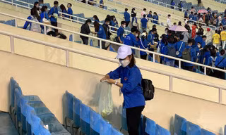 Hình ảnh đẹp về tình nguyện viên SEA Games trên sân vận động Quốc gia Mỹ Đình