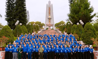 Thanh niên Thái Nguyên dâng hương tưởng nhớ anh hùng liệt sĩ, hướng tới Đại hội Hội LHTN tỉnh
