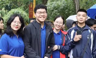 Hành trình về nguồn: Sinh viên ULIS học theo gương tự học ngoại ngữ của Bác Hồ