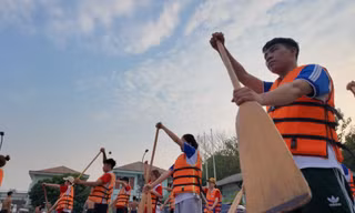 CLIP: Sinh viên say mê rèn luyện với thuyền rồng