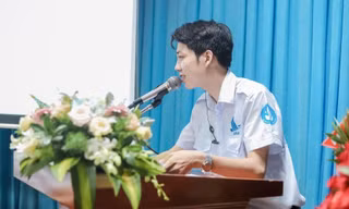 Bảng dài thành tích của nam sinh Học viện Hàng không Việt Nam