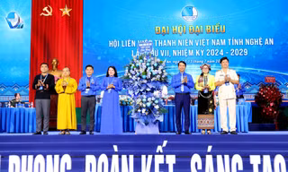 Chị Nguyễn Phương Thuý tiếp tục được hiệp thương cử làm Chủ tịch Hội LHTN tỉnh Nghệ An