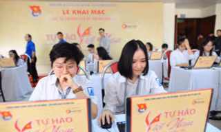 Học sinh tham dự cuộc thi "Tự hào Việt Nam" lần thứ III. Ảnh: DƯƠNG TRIỀU