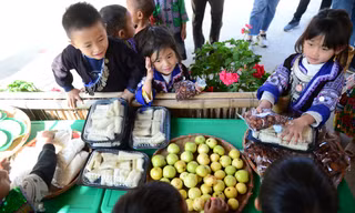 Vinh danh giáo viên trong chương trình 'Chia sẻ cùng thầy cô'