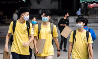 Sinh viên Hà Nội chuẩn bị quay trở lại giảng đường