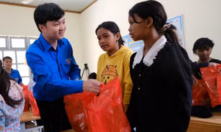 Bí thư T.Ư Đoàn Nguyễn Minh Triết thăm các đội hình tình nguyện 'Mùa Hè Xanh' tại Lâm Đồng