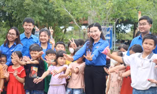 Chiến sĩ 'Mùa Hè Xanh' đến với huyện Ea Súp