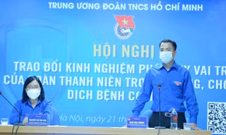 Anh Ngô Văn Cương - Bí thư T.Ư Đoàn và Chị Nguyễn Thị Thu Vân - Trưởng Ban Thanh niên Nông thôn T.Ư Đoàn chủ trì hội nghị. Ảnh: DƯƠNG TRIỀU.