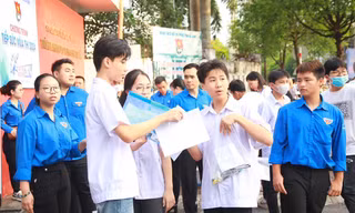 Hơn 100 tình nguyện viên Hà Nam tham gia 'Tiếp sức mùa thi'