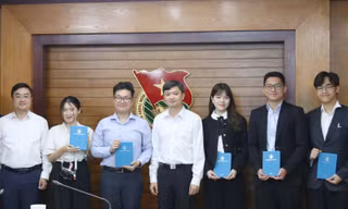 Hội Sinh viên Việt Nam tại Vương quốc Anh: Tăng cường phát triển Đảng, đẩy mạnh phong trào ‘Sinh viên 5 tốt’