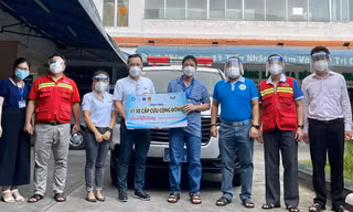 ‘Xe cấp cứu cộng đồng’ cùng thành phố chống dịch COVID-19