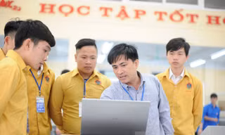 Sinh viên học nghề tại trường ĐH Sao đỏ. Ảnh: DƯƠNG TRIỀU