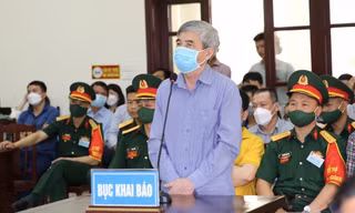 Ông trùm buôn lậu hơn 198 triệu lít xăng: 'Hỏi lằng nhằng quá' 